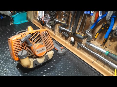 Видео: Бензокоса Oleo Mac 44 - поки все, відео будуть деякий час виходити