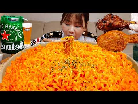 Видео: Sub)Real Mukbang- Острый рамен 🔥 Чесночный цыпленок и острая сливочная курица 🍗 Пиво 🍻