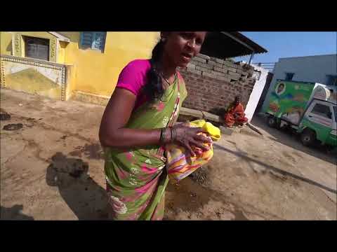 Видео: 18. Дарим сари индийским женщинам. Путтапарти 2023.