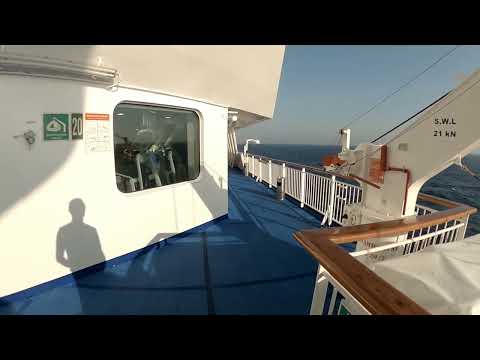 Видео: Круиз Мано Сапанут, июль 2024. Хайфа - Родос - Санторини. Полная прогулка по всей 7-й палубе.