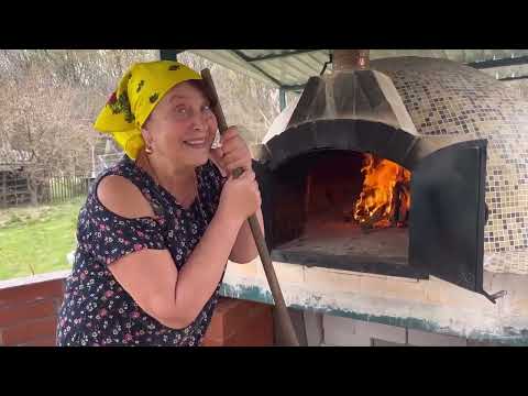 Видео: Наталя Фаліон (Лісапетний батальйон) - Великодня паска у печі