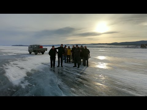 Видео: Рыбалка на Байкале. Едем на север по льду за хариусом. #рыбалка #длярыбаков #байкалзимой