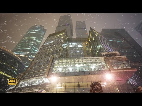 Видео: Москва-Сити ночью. Снегопад и метель в Москве