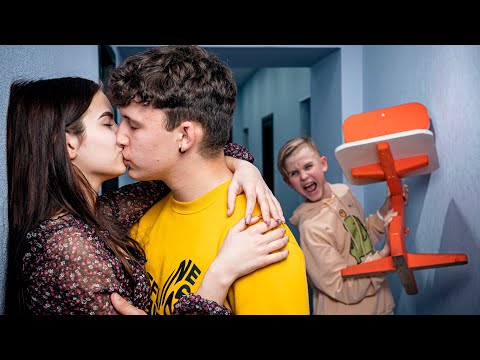 Видео: Подростки  ОСТАЛИСЬ НА НОЧЬ В ШКОЛЕ!