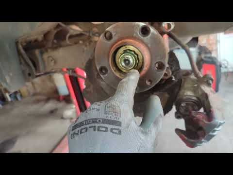 Видео: Audi A3 (1997-2002)сильный гул при движении. Замена заднего ступичного подшипника 