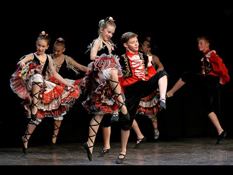 Видео: Арагонская хота, ансамбль "Ритмы детства". Aragonese jota, ensemble "Rhythms of Childhood".