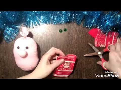 Видео: Гномик из носков.