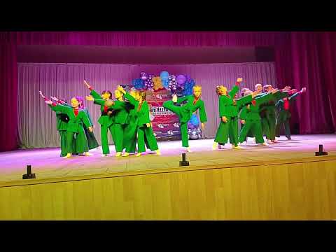 Видео: Мілана танці перший виступ