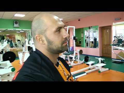 Видео: Жим лежа.Особенности тренинга и советы по питанию от ОЛЕГА БАЗИЛЕВИЧА