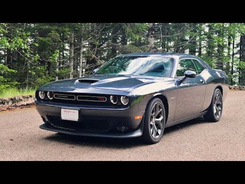 Видео: Обзор Dodge Challenger R/T 2019 года | Становится лучше с каждым годом!!