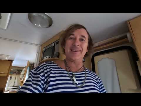 Видео: 134 ч. Жизнь в караване у моря