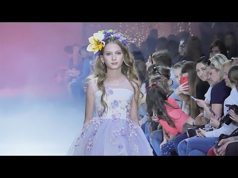Видео: Салон Даная | Fall Winter 2018/2019 Full Fashion Show | Exclusive