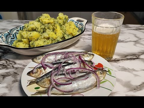 Видео: Маринованная салака.