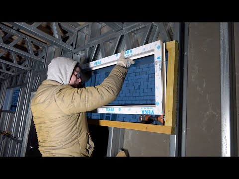 Видео: Гараж мечты Монтаж двери и пластиковых окон СТРОИМ ДЛЯ СЕБЯ