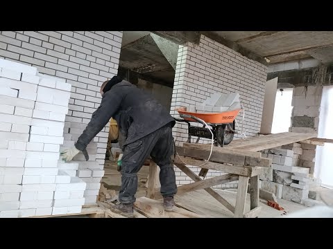 Видео: Перегородка из кирпича в частном доме на цементный раствор