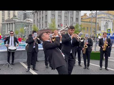 Видео: Оркестр «Вежливые люди» – «Мне бесконечно жаль»