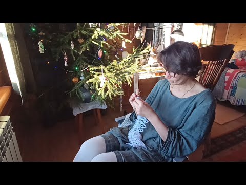 Видео: Будни в деревне... вяжу, варю обед, розы ..