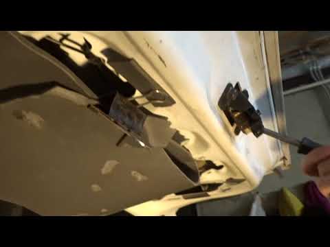 Видео: Плохо закрывается пятая дверь на Mazda Demio.  Спасибо всем за новую видеокамеру