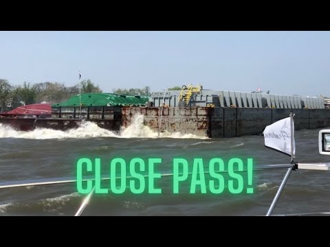 Видео: Опасные ситуации при прохождении буксиров на реках Теннесси, Миссисипи и Иллинойс