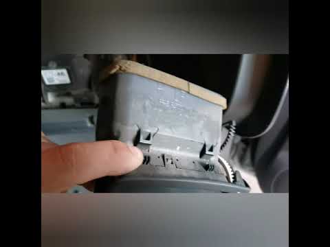 Видео: Как снять торпеду на TOYOTA AVENSIS 2