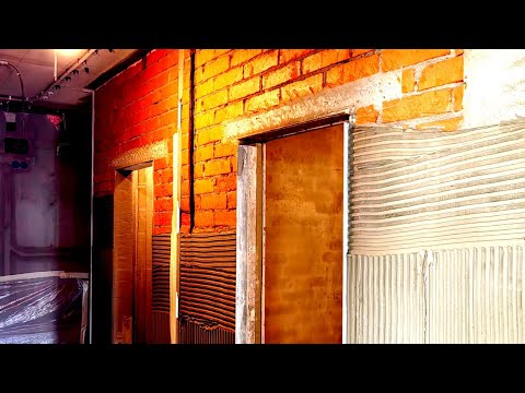 Видео: Как выровнять кривую штукатурку. Штукатурка стен гипсовой штукатуркой толстым слоем по цементной.