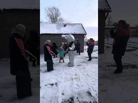 Видео: Мама день рождения
