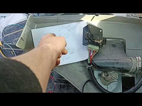 Видео: Экскаватор Hyundai и ДР спецтехника , ремонт Стеклоочистителя, распиновка контроллера