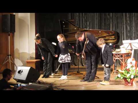 Видео: Семейство Чаушеви - "Рипни, калинке"