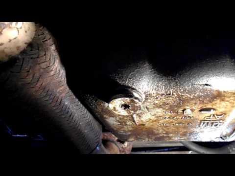 Видео: опель корса снимаю картер,выбиваю поршня №3