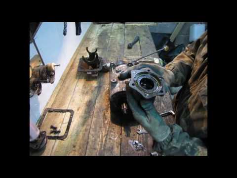 Видео: Газ 69-А часть 4. разборка коробки передач
