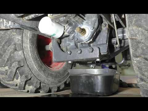 Видео: Kubota BX Как заменить масло в трансмиссии HST, фильтр и очистить сетчатый фильтр
