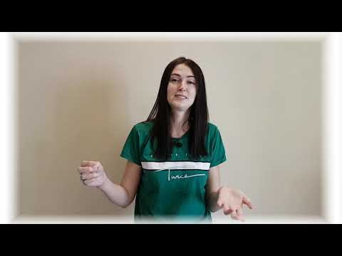 Видео: Собака лает на дверь