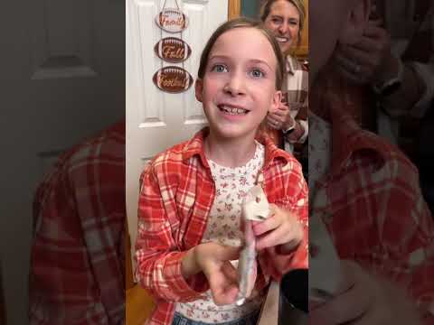 Видео: Хэллоуинский понг 🎃👻 #игра #семья #испытание #хэллоуин #вечеринка