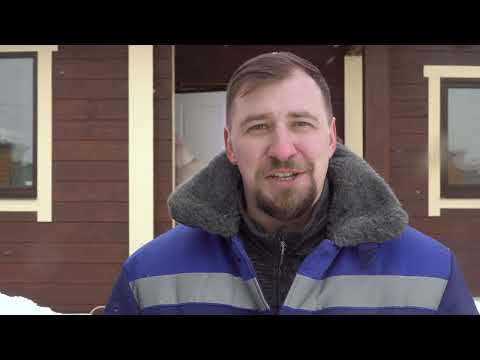 Видео: Установка двери в деревянном доме