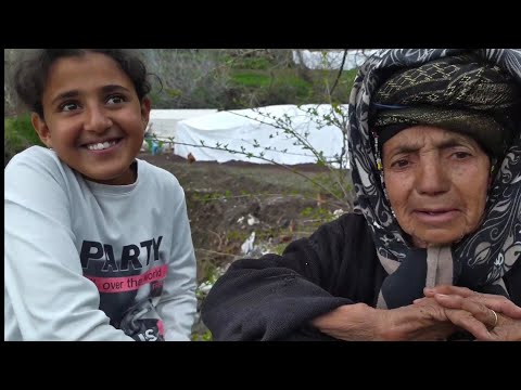 Видео: Жизнь в деревне \ Новорожденный ягненок \ Как наша жизнь после землетрясения !
