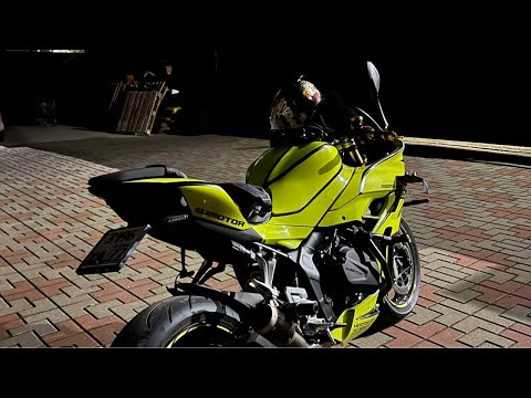 Видео: Мото ситуации 2025 в Москве ,мотобат,каиаем bmw s 1000rr qj motor srk921rr,qj srk800rr прохват гонки