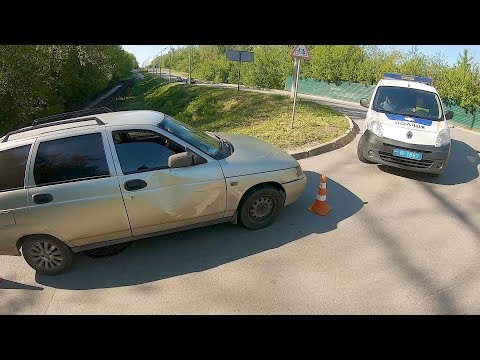 Видео: Велосипедист vs автолюбители #27