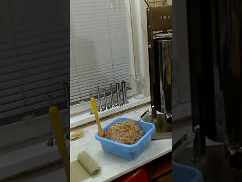 Видео: Колбасный шприц с электро приводом 3,5,7,10,15л.