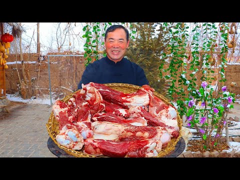 Видео: Острый костяной суп для снежного дня! Тушеный в секретном соусе! | Дядя Сельский Гурман
