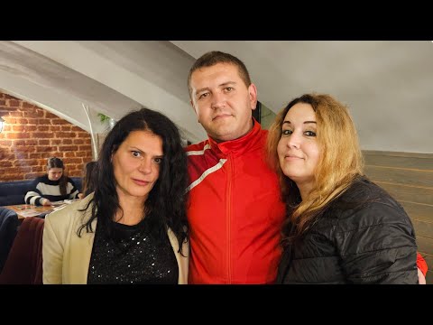 Видео: 17. Встреча с Юрой и Ириной. И всё таки, в Питере пить! Отмечаем наши прошедшие дни рождения.