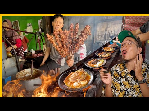 Видео: индонезийская уличная еда 🇮🇩 гигантские шашлычки из козьего мяса + 500кг жареных бананов