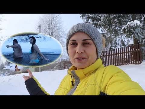 Видео: У мамы в деревне.  Прорубь, рыбка и дрова