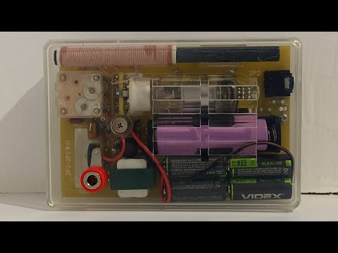 Видео: DIY Kit радіо конструктор AM радіоприймач на батарейній радіолампі 2п2 в корпусі 2P3