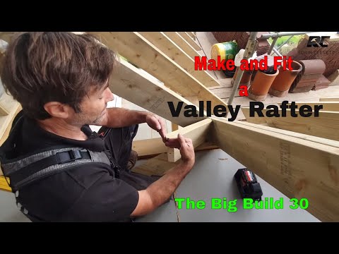 Видео: Изготовление и монтаж ендовных стропил The Big Build 30