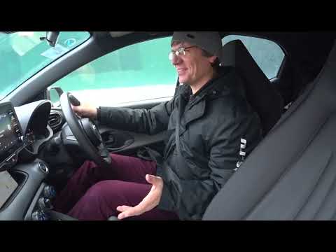 Видео: Toyota Yaris 2020 года Полный привод 1.5 л. Первые впечатления.
