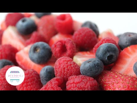Видео: СВЕЖИЕ ЯГОДЫ В ТОРТЕ /конфи, кули, кремю, компоте, курд