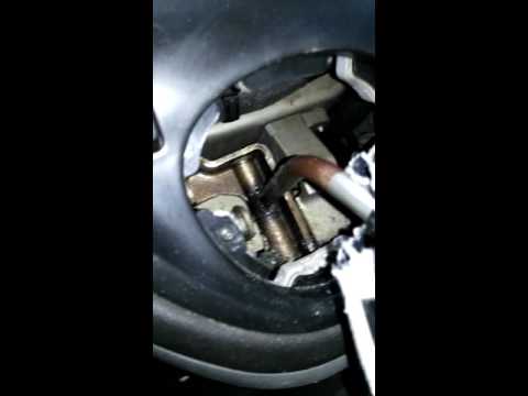 Видео: Как снять трос МКПП на Ситроен Ксара Пикассо