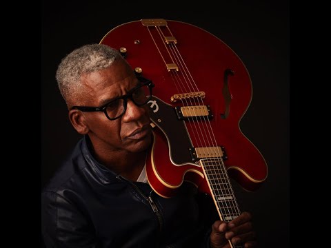 Видео: Gee Mack знаменитый гитарист и erо  отношение к мексиканским фэндерам и транзисторным усилкам ,