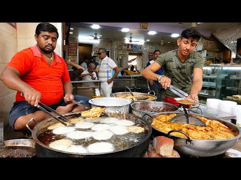 Видео: Индийская уличная еда - Лучшие жареные молочные блины Пушкар Раджастхан Индия