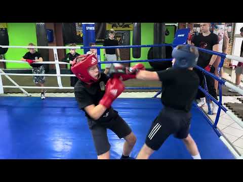 Видео: Малярчук Павло спаринг 8.11.25 юнаки 48 кг 